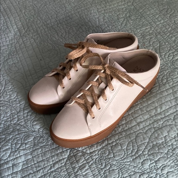 Naturalizer Slip On Sneakers - Picture 1 of 7